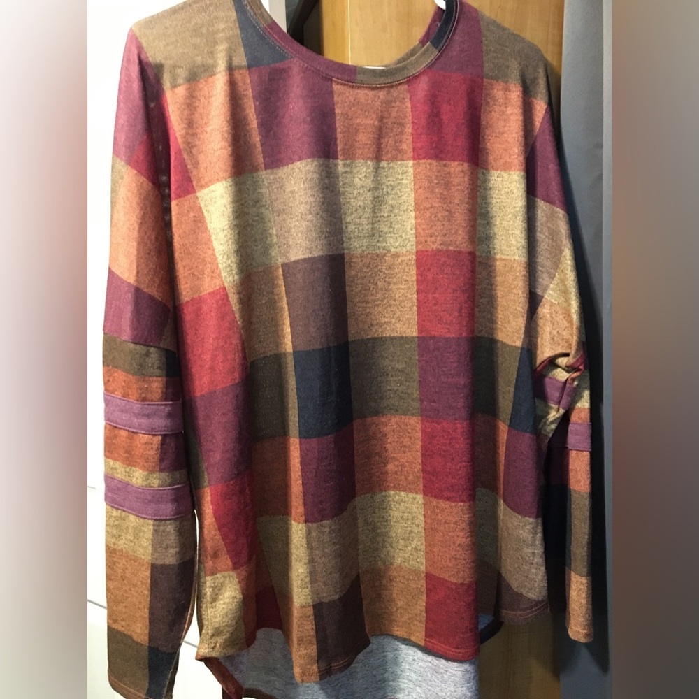 Womens size 1 XLG long sleeve very comfortable great condition